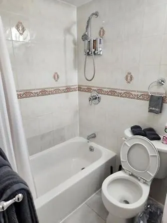 شقة Luxury Colorful 3 Bd Unit 1 10 Mins From Jfk نيو يورك الولايات المتحدة الأمريكية